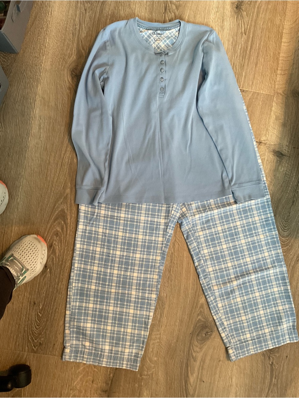 TWO PAIR WOMEN’S LL BEAN FLANNEL PAJAMAS - Picture 4 of 4